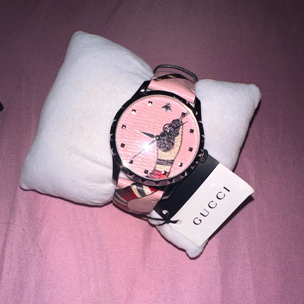 Women Gucci watch